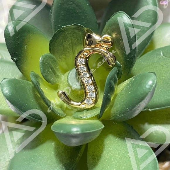 S Initial Pendant (gold plated) - Picture 2 of 8